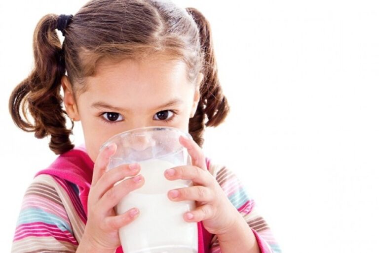 Anak Asyik Minum Susu, Risau Diet Tak Seimbang, Ibu Ini Buat Jus Sayur, Begini Caranya.